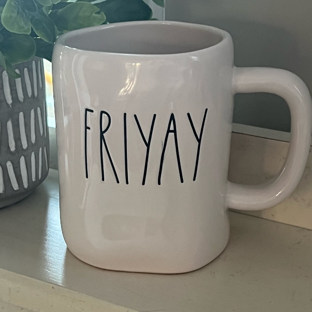 NEW RAE DUNN CERAMIC ‘FRIYAY’ MUG